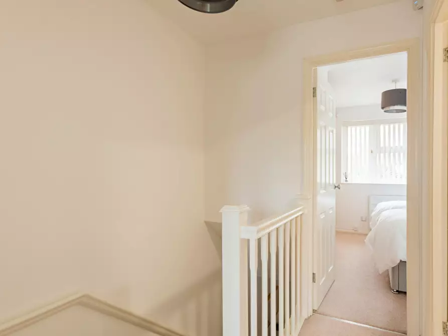 Immagine 6 di Casa indipendente in affitto  in Keats Avenue a Reigate and Banstead