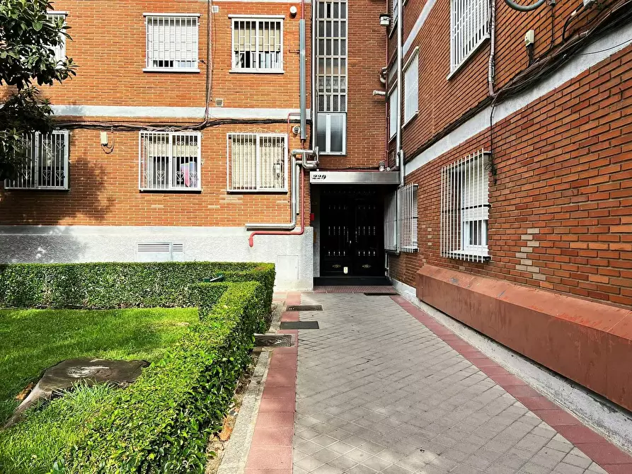 Immagine 8 di Camera in affitto  in Calle de Camarena a Madrid