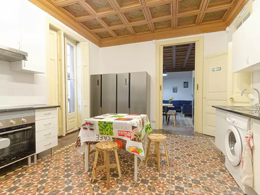 Immagine 6 di Camera in affitto  in Carrer de Santa Anna a Barcelona