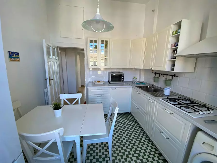 Immagine 4 di Appartamento in affitto  in Via La Spezia a Roma