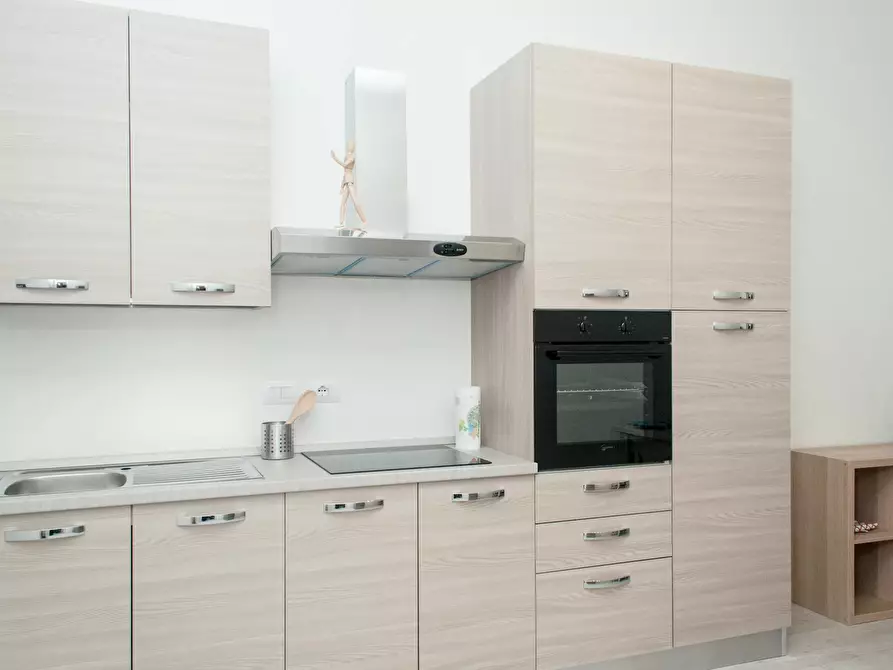 Immagine 5 di Camera in affitto  in Piazza Tancredi Galimberti a Torino