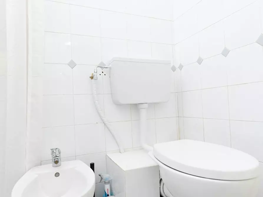 Immagine 8 di Camera in affitto  in Corso d'Augusto a Rimini