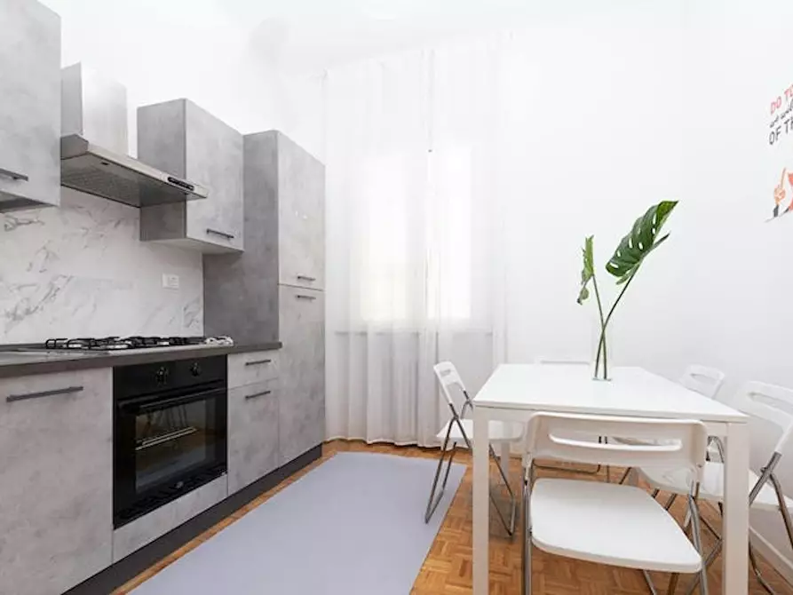 Immagine 5 di Camera in affitto  in Corso d'Augusto a Rimini