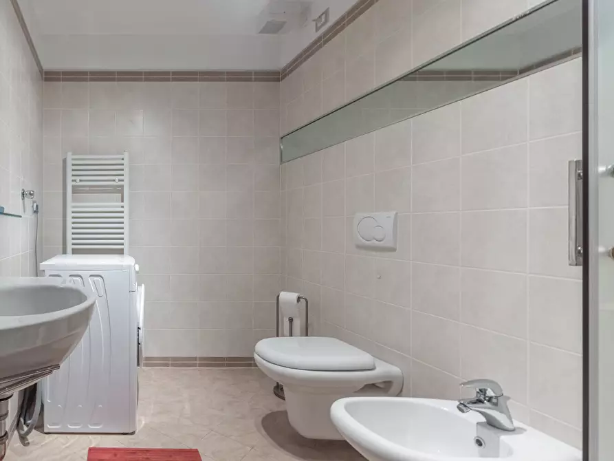 Immagine 10 di Appartamento in affitto  in Via Andrea Costa a Bologna