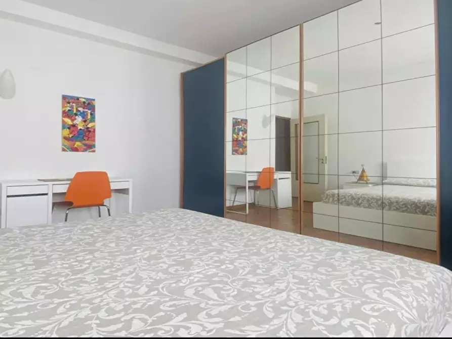 Immagine 1 di Camera in affitto  in Via Zurigo a Milano