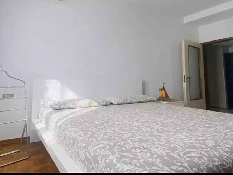 Immagine 3 di Camera in affitto  in Via Zurigo a Milano