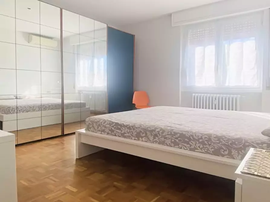 Immagine 2 di Camera in affitto  in Via Zurigo a Milano