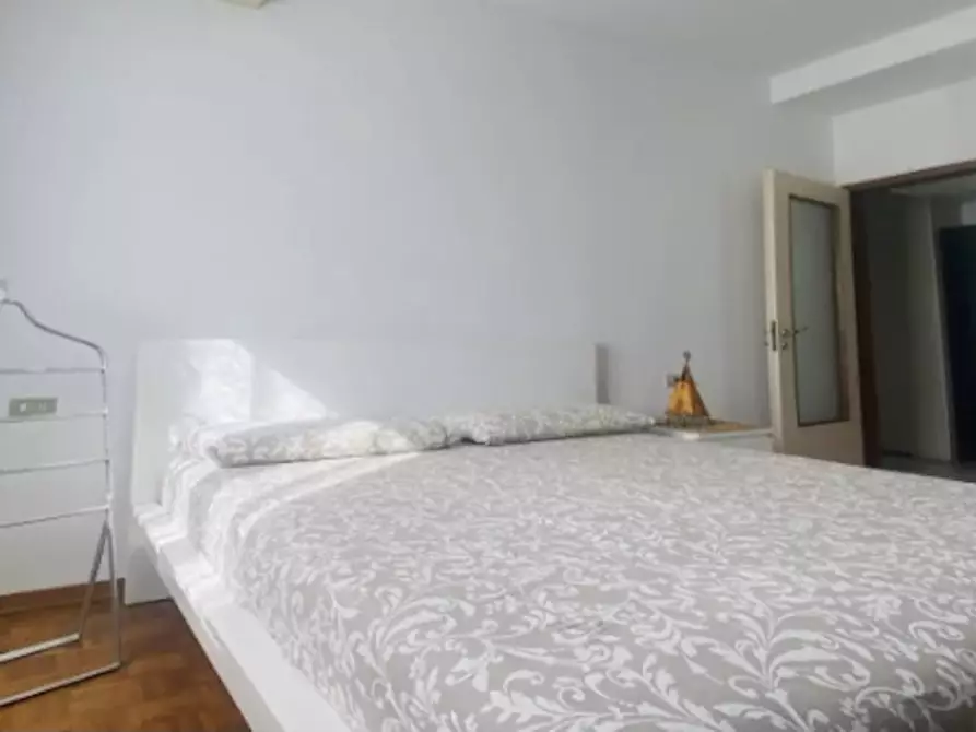 Immagine 5 di Camera in affitto  in Via Zurigo a Milano