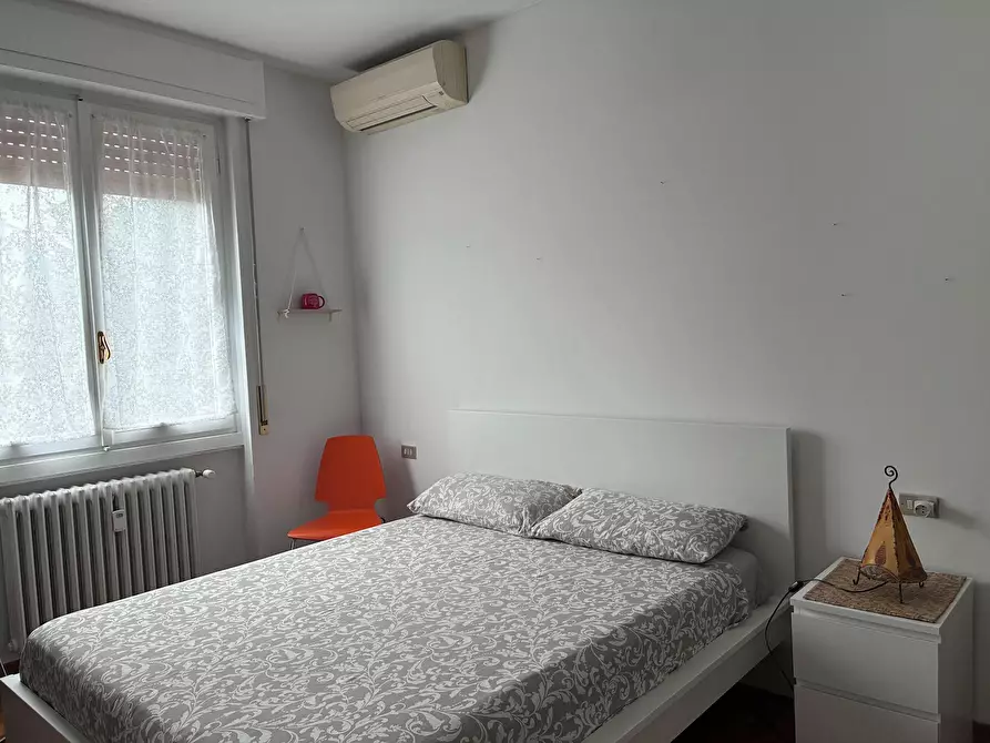 Immagine 5 di Camera in affitto  in Via Zurigo a Milano