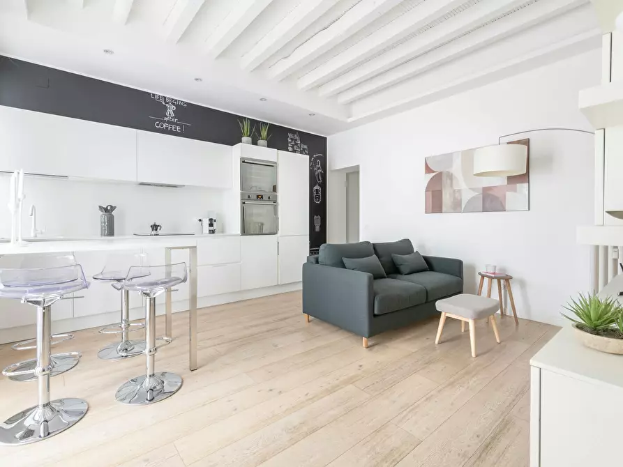 Immagine 1 di Appartamento in affitto  in Via Vigevano a Milano