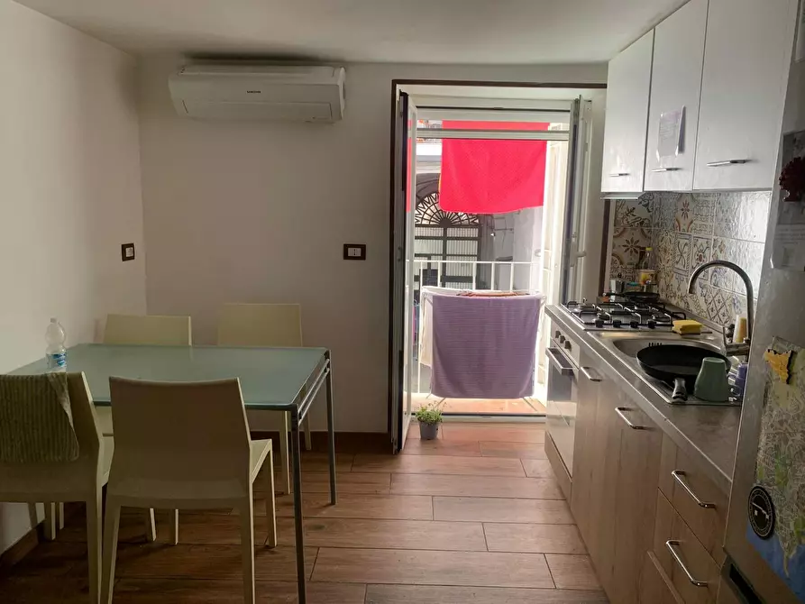 Immagine 10 di Camera in affitto  in Vico Santa Maria della Purità a Napoli
