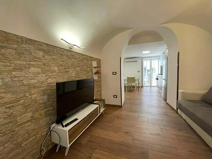 Immagine 5 di Camera in affitto  in Vico Santa Maria della Purità a Napoli