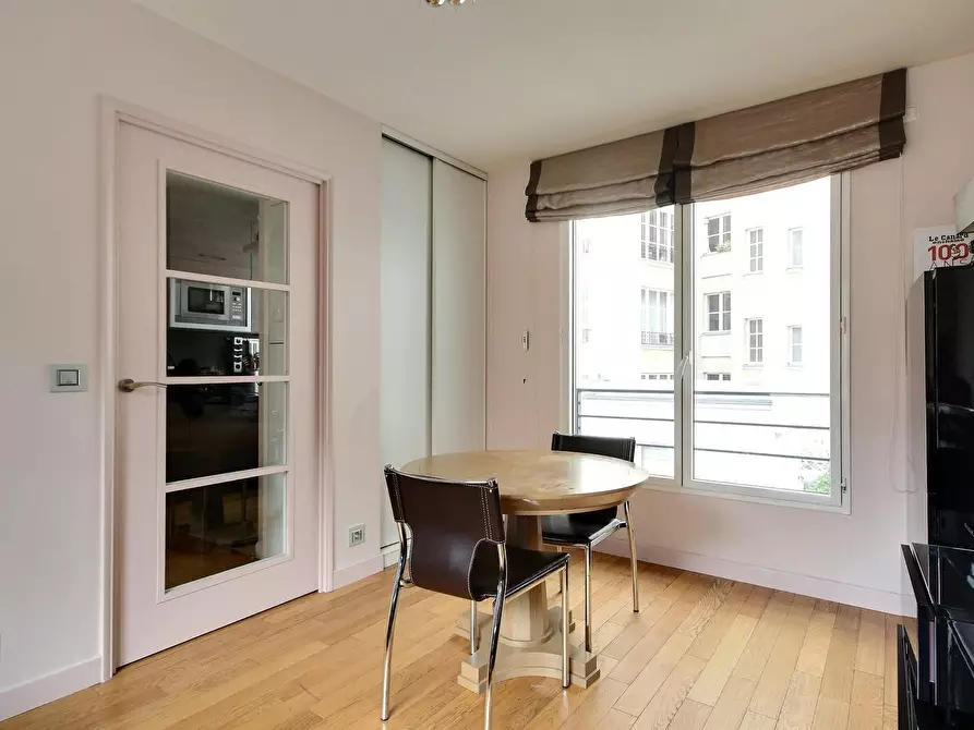 Immagine 4 di Appartamento in affitto  in Rue Brunel a Paris 17