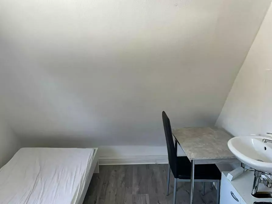 Immagine 4 di Camera in affitto  in Lochhausener Straße a München