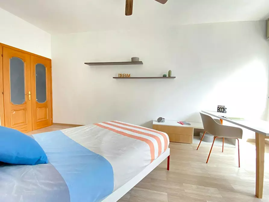 Immagine 7 di Camera in affitto  in Via Gressoney a Milano