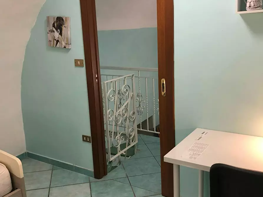 Immagine 2 di Camera in affitto  in Vico Scassacocchi a Napoli