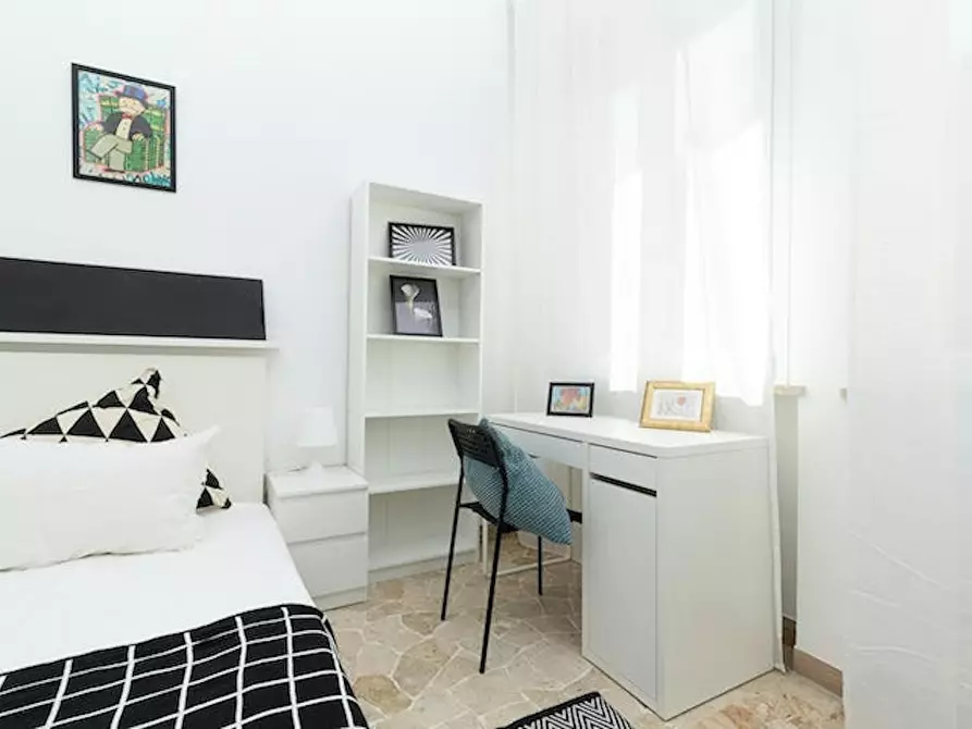 Immagine 3 di Camera in affitto  in Corso d'Augusto a Rimini