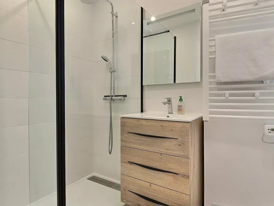 Immagine 9 di Appartamento in affitto  in Rue Montmartre a Paris