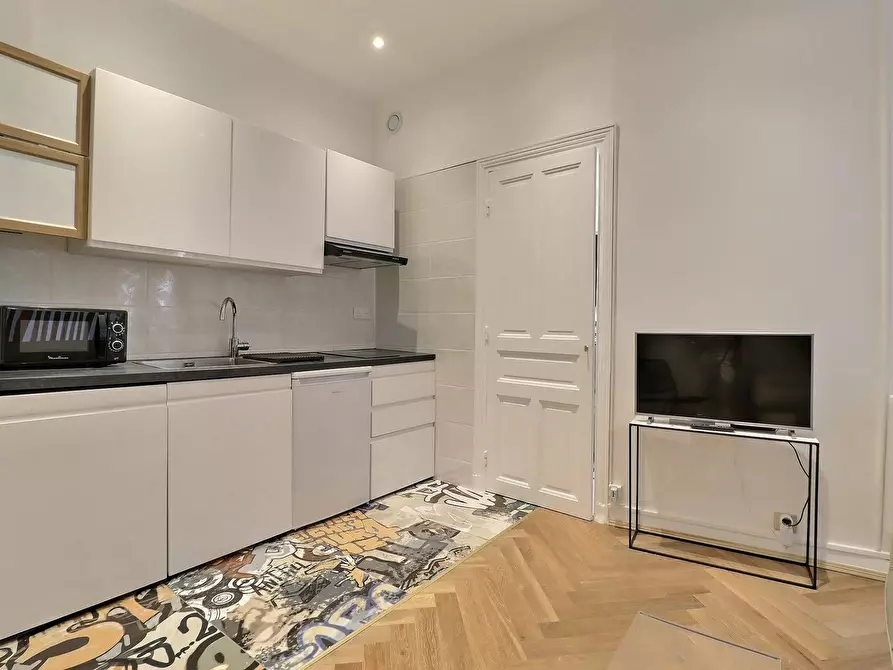Immagine 5 di Appartamento in affitto  in Rue Montmartre a Paris