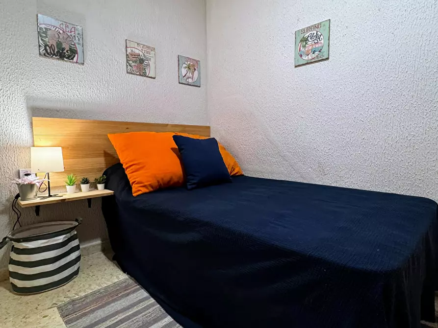 Immagine 1 di Camera in affitto  in Calle Carlos III a Cartagena