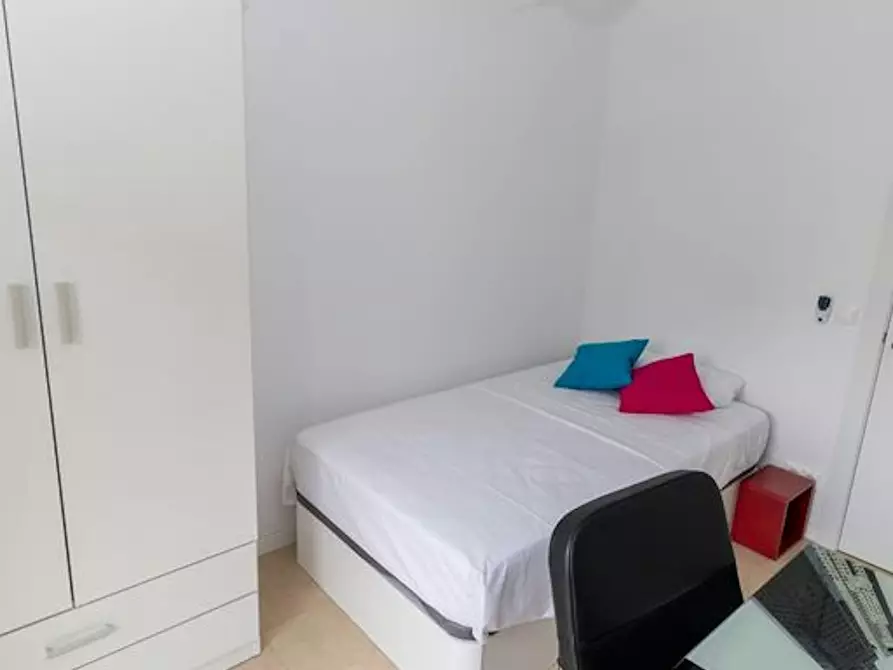 Immagine 2 di Camera in affitto  in Carrer Aben al Abbar a Valencia