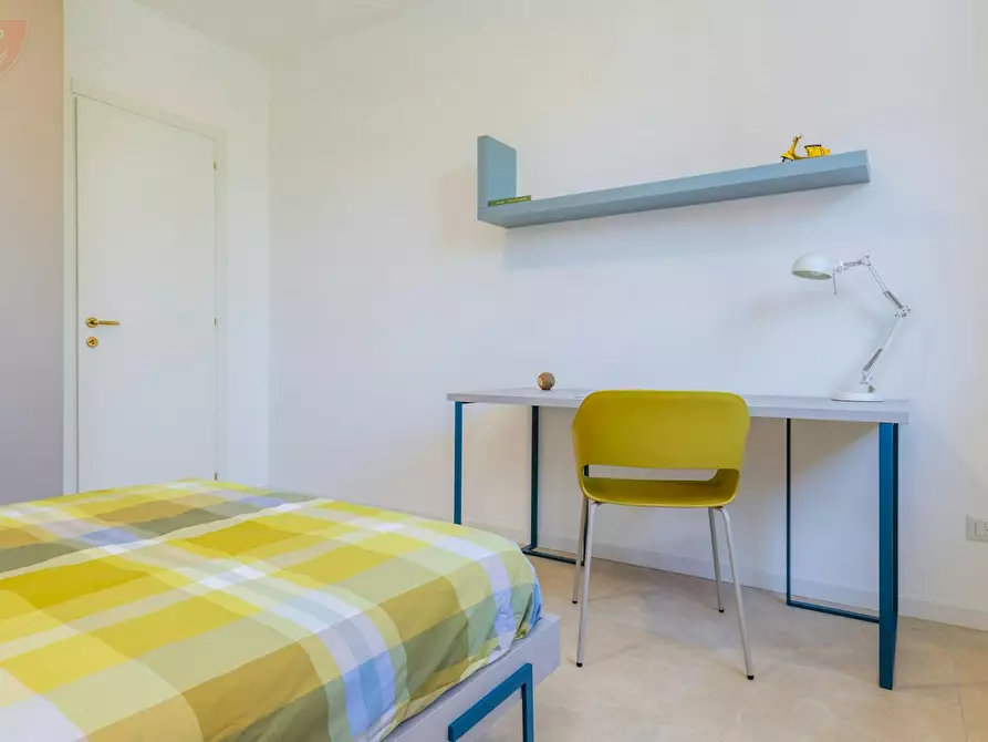 Immagine 5 di Camera in affitto  in Viale Famagosta a Milano