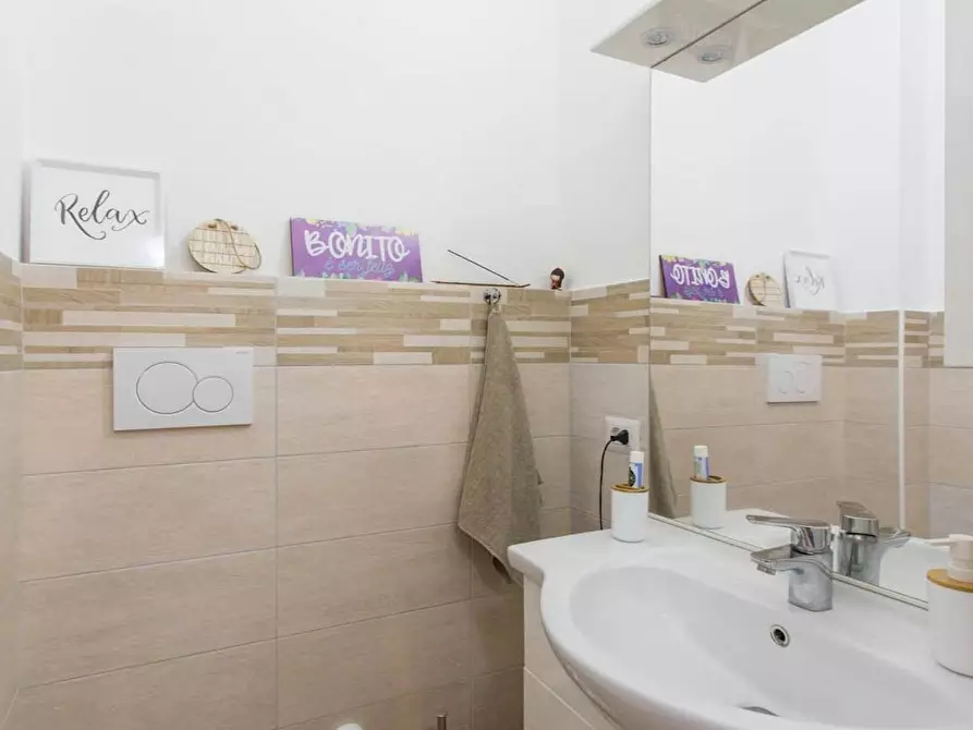 Immagine 4 di Camera in affitto  in Via Sommacampagna a Milano