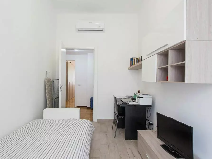 Immagine 2 di Camera in affitto  in Via Sommacampagna a Milano