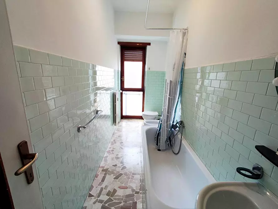 Immagine 8 di Camera in affitto  in Via Merano a Cologno Monzese