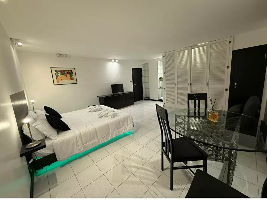 Immagine 1 di Appartamento in affitto  in Via Guglielmo Oberdan a Bologna