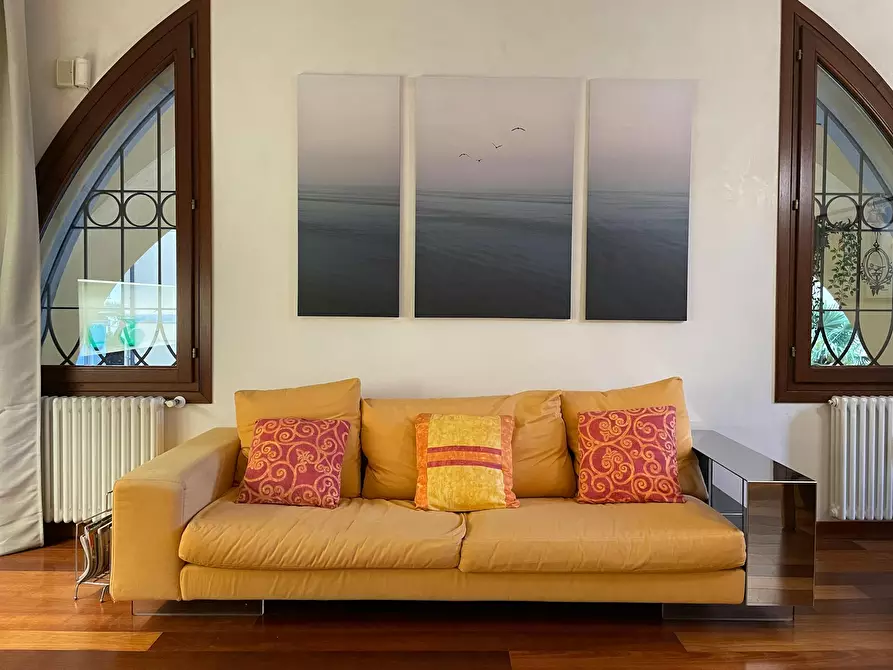 Immagine 1 di Appartamento in affitto  in Via delle Palme a Padova