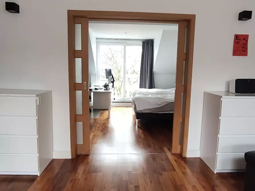 Immagine 2 di Appartamento in affitto  in Rue du Trône a Ixelles