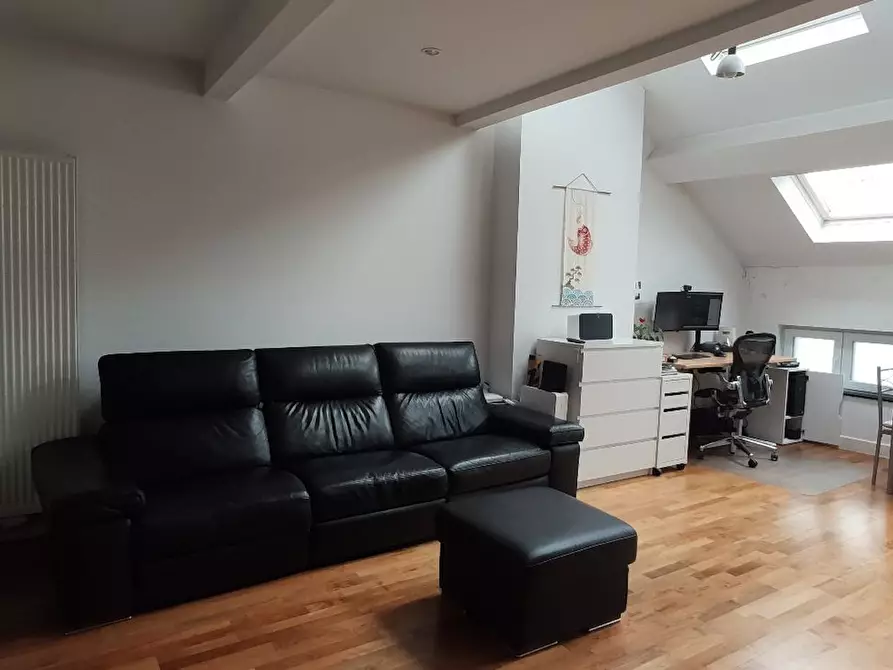 Immagine 4 di Appartamento in affitto  in Rue du Trône a Ixelles