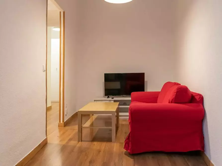 Immagine 1 di Appartamento in affitto  in Calle del Olivar a Madrid
