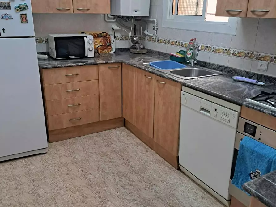 Immagine 5 di Camera condivisa in affitto  in Avinguda de Gaudí a Barcelona