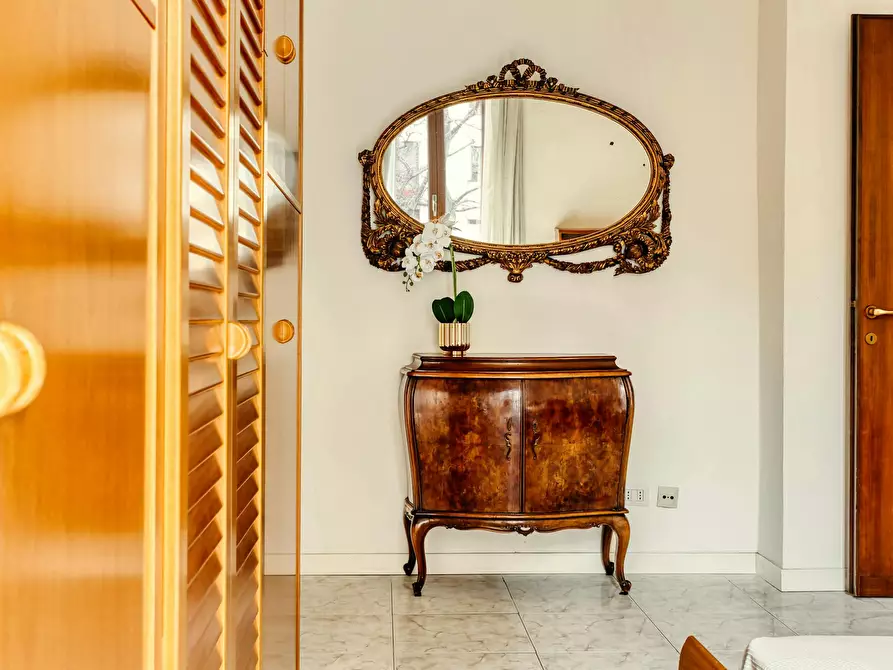 Immagine 10 di Appartamento in affitto  in Via Lipari a Milano