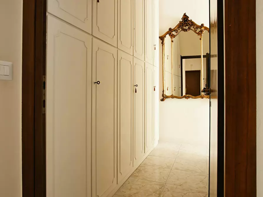 Immagine 2 di Appartamento in affitto  in Via Lipari a Milano