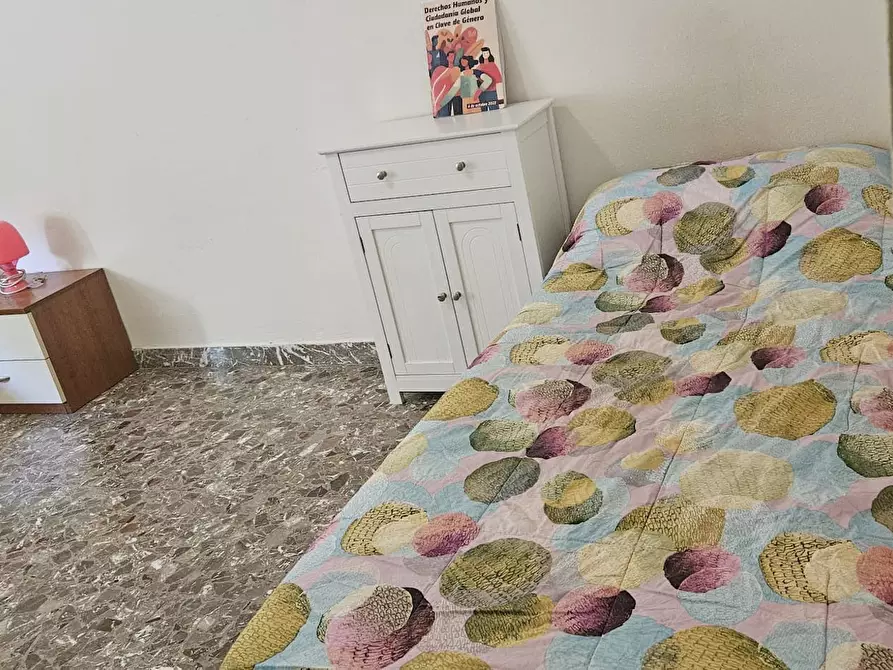 Immagine 3 di Camera in affitto  in Via Luca della Robbia a Bologna