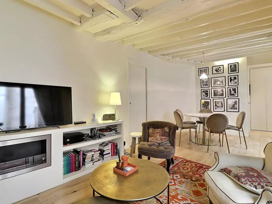 Immagine 6 di Appartamento in affitto  in Rue de Nesle a Paris 06