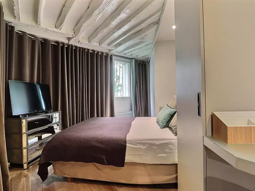 Immagine 2 di Appartamento in affitto  in Rue de Nesle a Paris 06