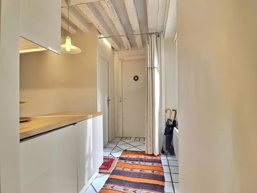 Immagine 4 di Appartamento in affitto  in Rue de Nesle a Paris 06