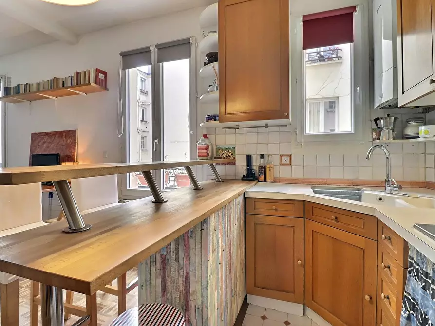 Immagine 6 di Appartamento in affitto  in Rue de la Roquette a Paris