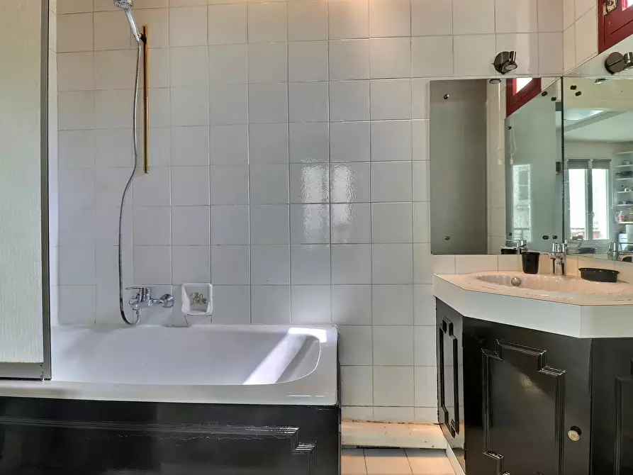Immagine 8 di Appartamento in affitto  in Rue de la Roquette a Paris