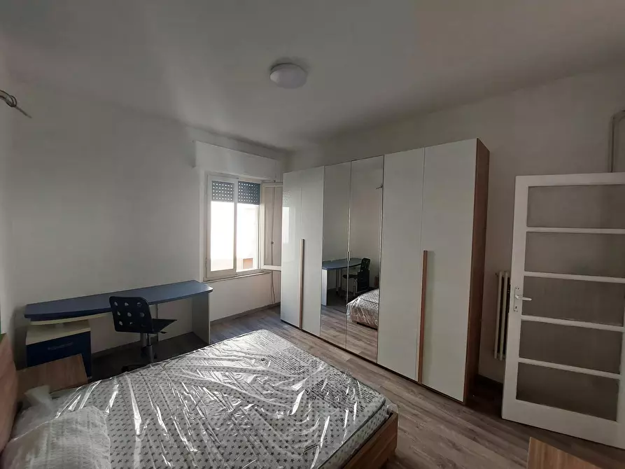 Immagine 10 di Camera in affitto  in Piazza Ghiaia a Parma