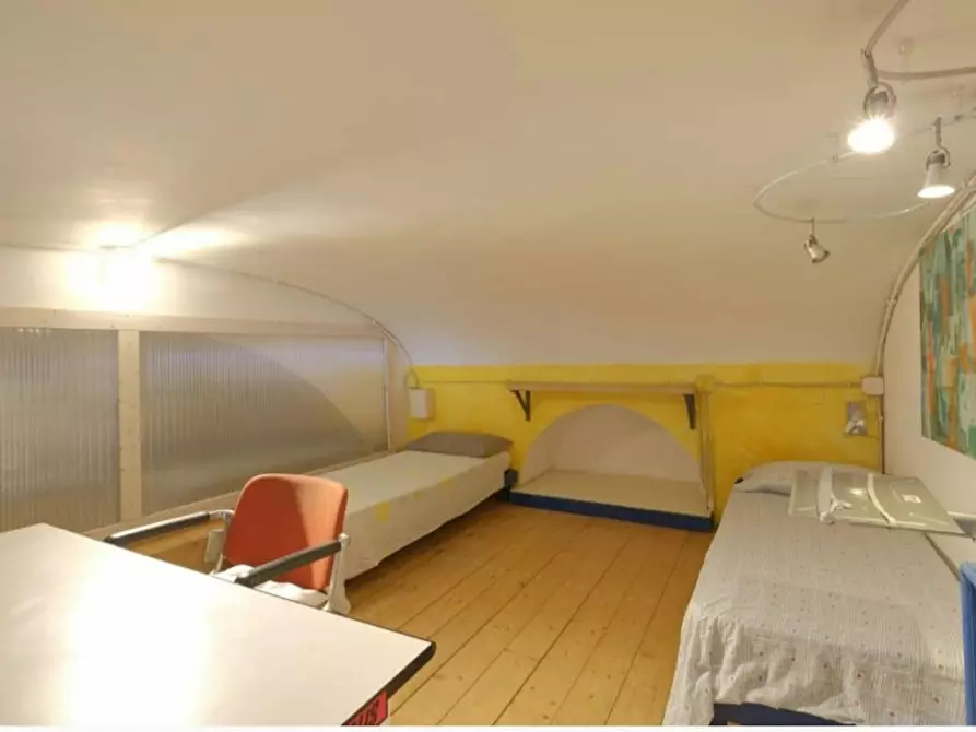 Immagine 1 di Camera in affitto  in Via Benaco a Roma