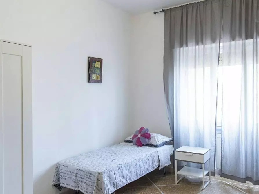 Immagine 3 di Camera in affitto  in Via Pellegrino Matteucci a Roma