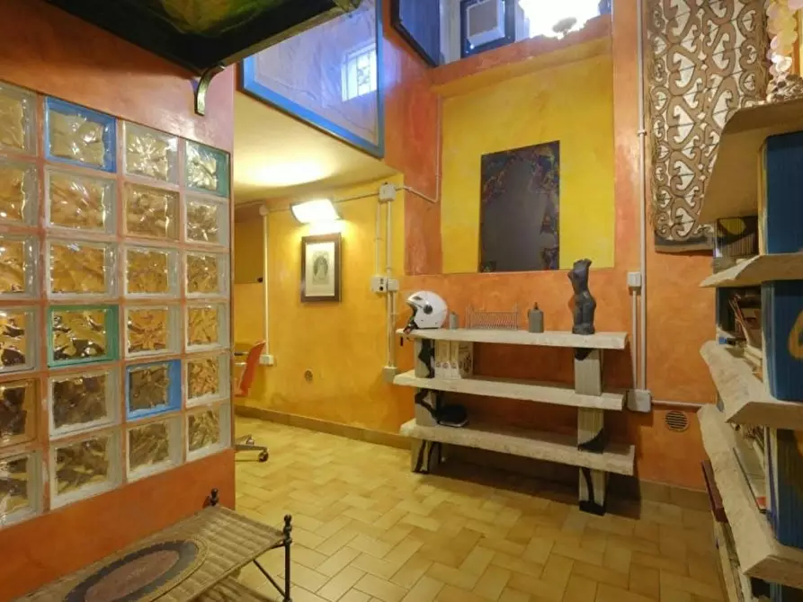 Immagine 4 di Camera in affitto  in Via Benaco a Roma