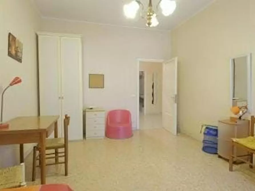 Immagine 2 di Camera in affitto  in Viale Guglielmo Marconi a Roma
