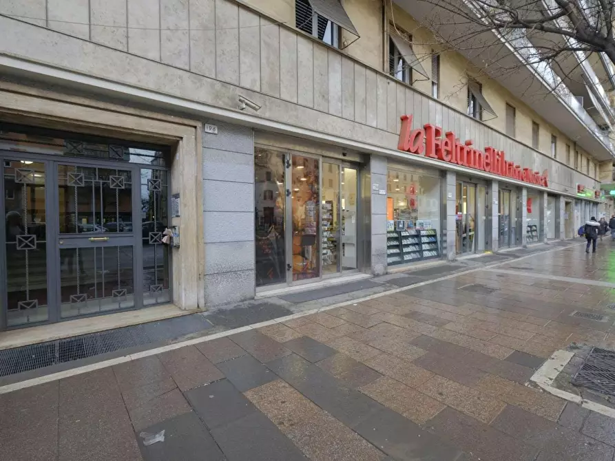 Immagine 9 di Camera in affitto  in Viale Guglielmo Marconi a Roma