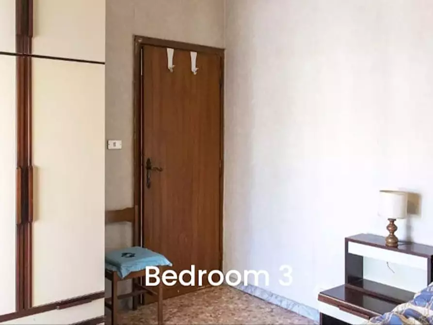 Immagine 4 di Camera in affitto  in Via di Val Tellina a Roma